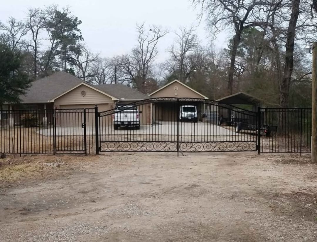 Scroll driveway gate on acreage